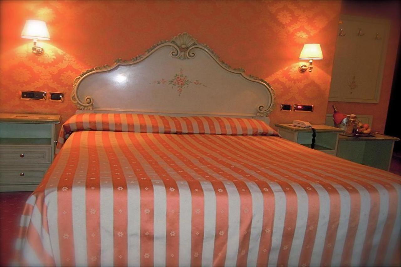 Hotel Lux Venezia Esterno foto