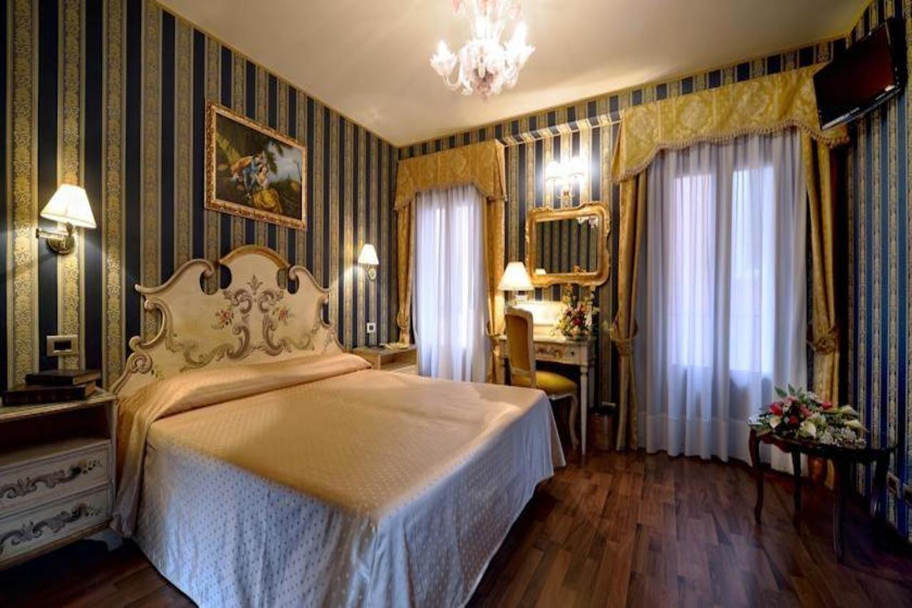 Hotel Lux Venezia Esterno foto