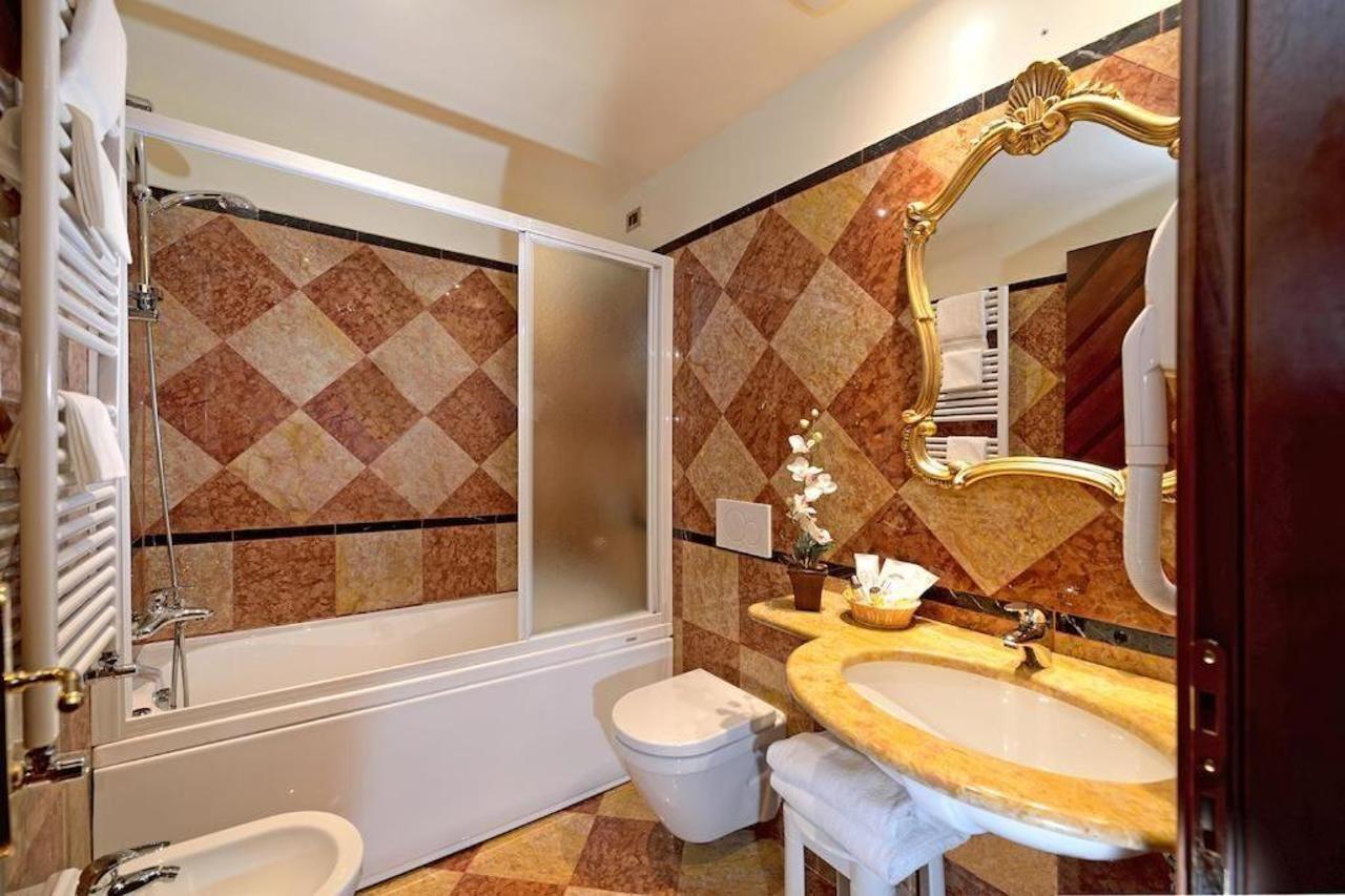 Hotel Lux Venezia Esterno foto