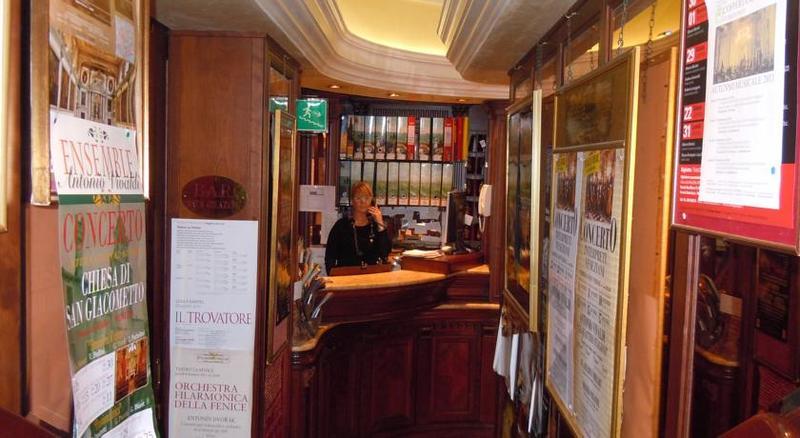 Hotel Lux Venezia Esterno foto