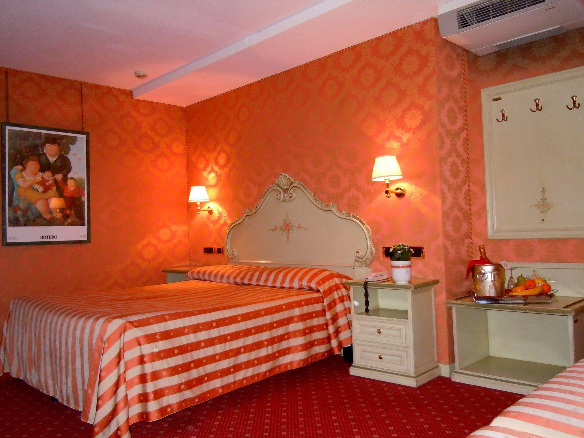 Hotel Lux Venezia Esterno foto