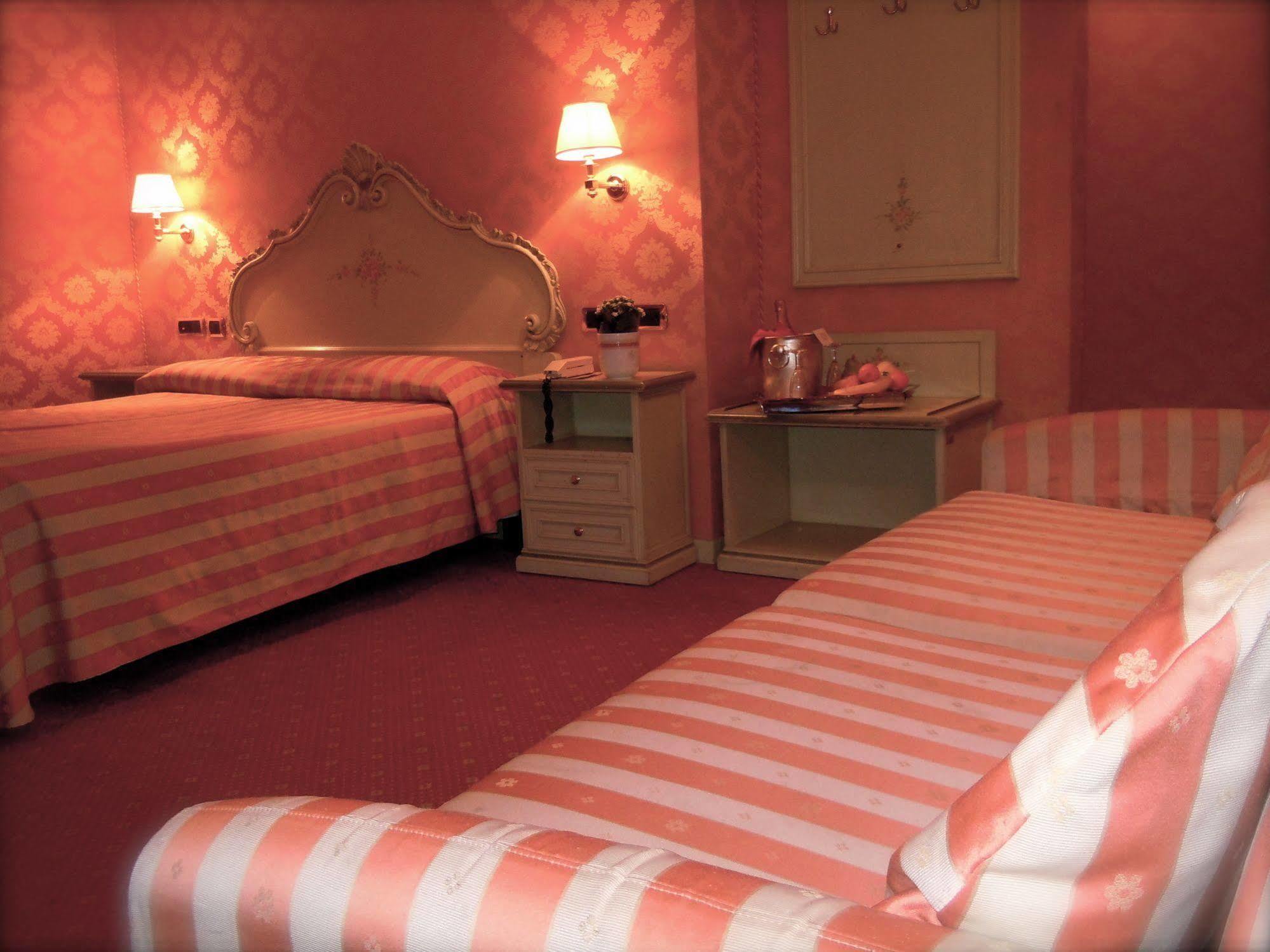 Hotel Lux Venezia Esterno foto