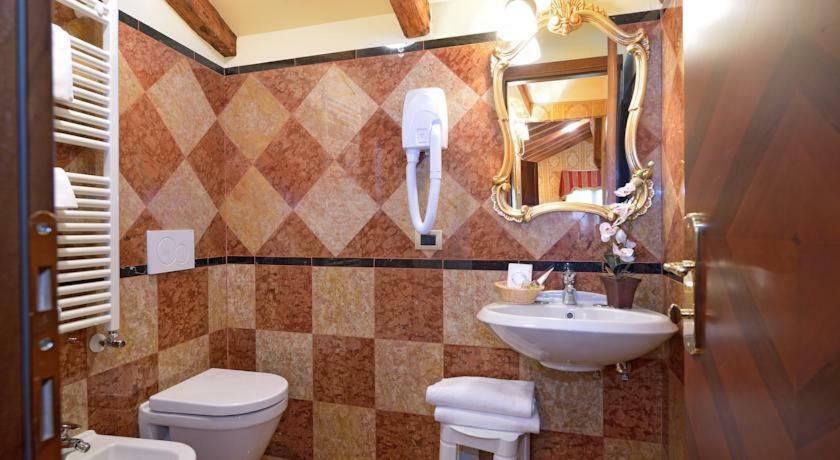 Hotel Lux Venezia Esterno foto
